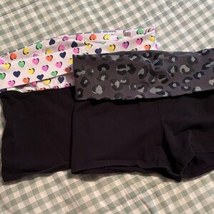 PINK Victoria's Secret Black and Multicolor Heart Shorts
